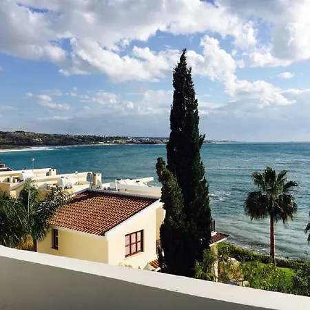Townhouse Coral Bay Village Appartamento Kissonerga
